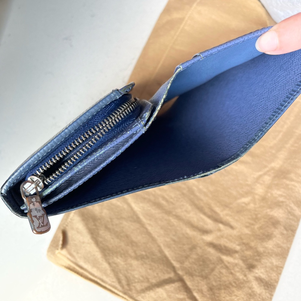 LV Toledo Blue Epi - Picture 10 of 10